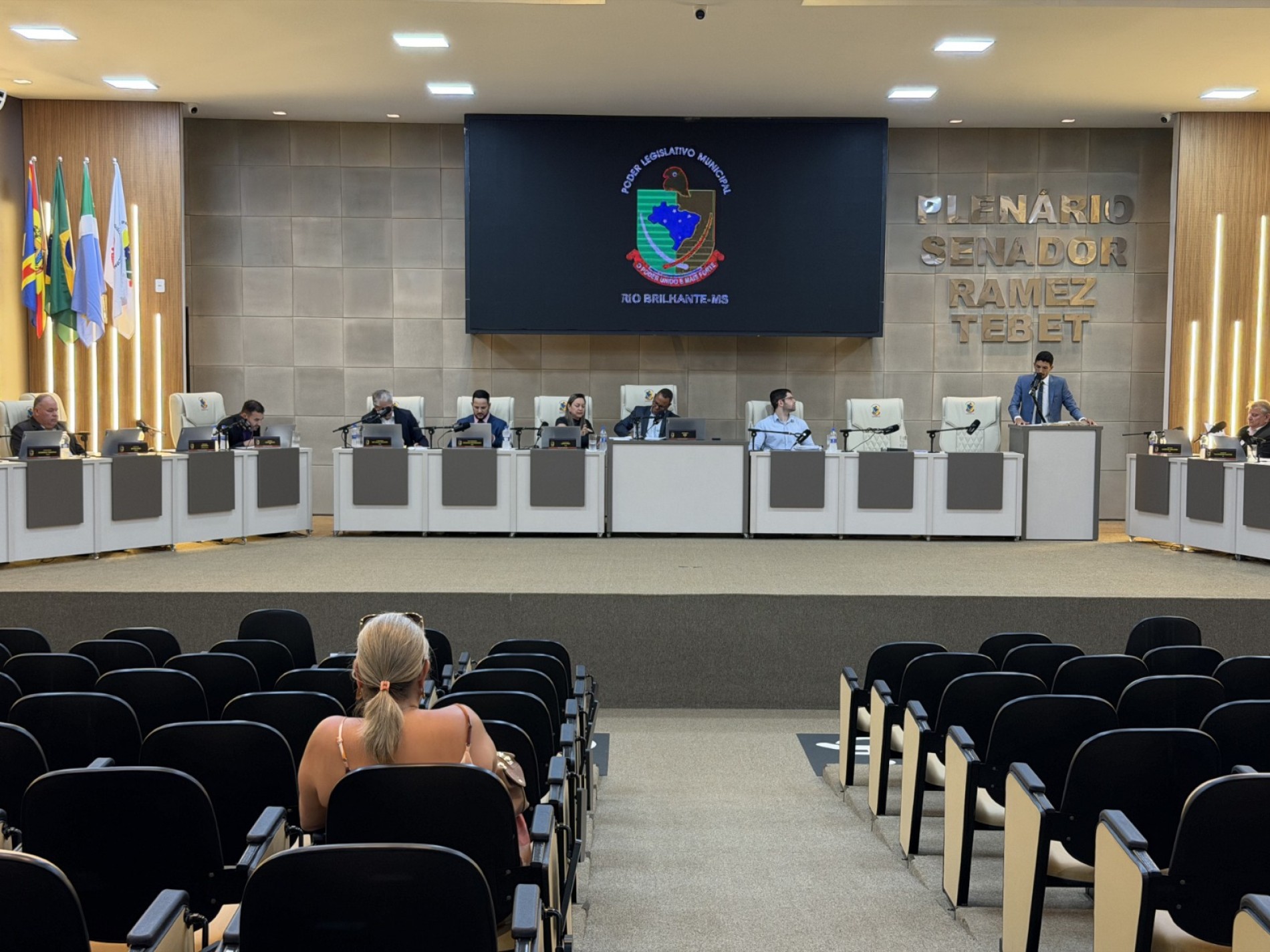 Em pen&uacute;ltima sess&atilde;o do ano, C&acirc;mara conclui vota&ccedil;&atilde;o de projetos importantes e analisa o planejamento do Executivo para 2026